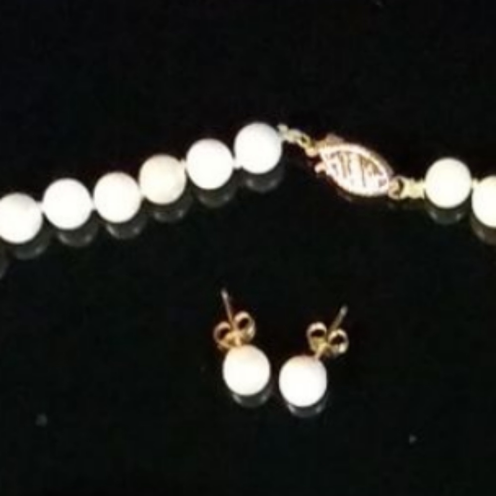 Vintage natural pearl necklace & earrings set - Picture 8 of 8